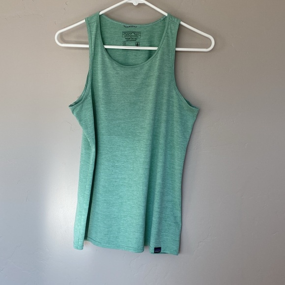 Bundle of three Patagonia hoodie and tank top size S - Picture 10 of 12